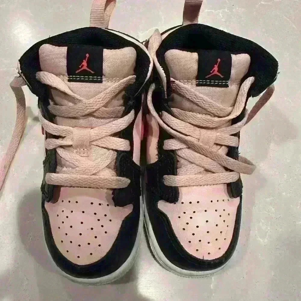 Nike dunks size 8C